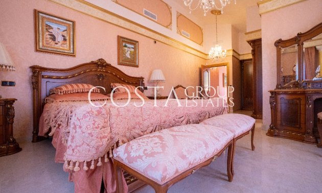 Herverkoop - Villa -
Orihuela Costa - Campoamor