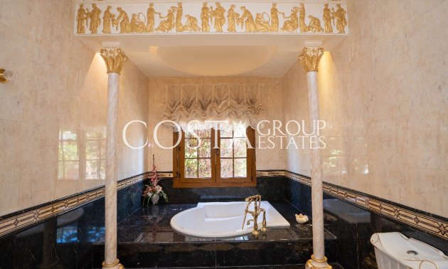 Herverkoop - Villa -
Orihuela Costa - Campoamor