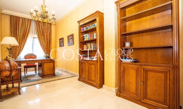 Herverkoop - Villa -
Orihuela Costa - Campoamor