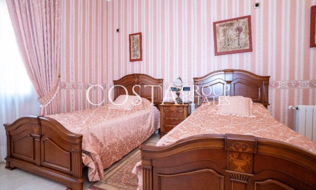 Herverkoop - Villa -
Orihuela Costa - Campoamor