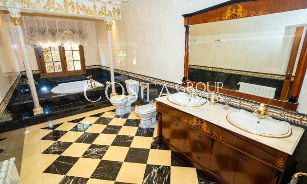 Herverkoop - Villa -
Orihuela Costa - Campoamor