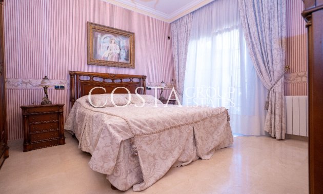 Herverkoop - Villa -
Orihuela Costa - Campoamor