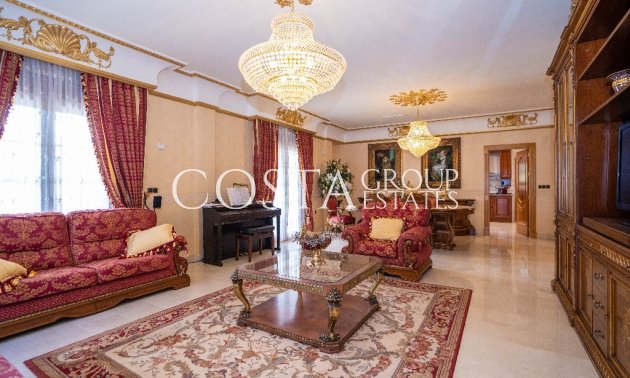 Herverkoop - Villa -
Orihuela Costa - Campoamor