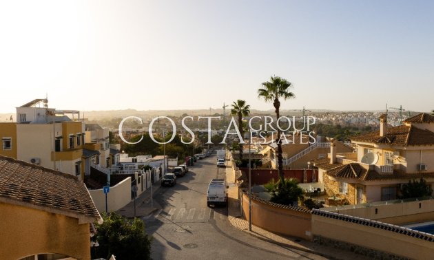 Wiederverkauf - Villa -
Orihuela Costa - Los Altos