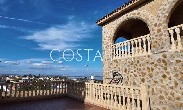 Herverkoop - Villa -
Orihuela Costa - Los Balcones