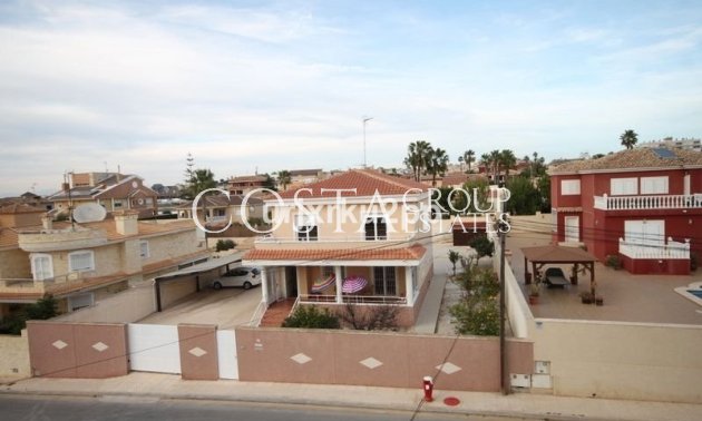 Herverkoop - Villa -
Torrevieja - Aguas Nuevas