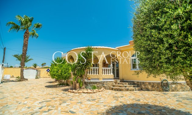 Resale - Villa -
Torrevieja - La Siesta