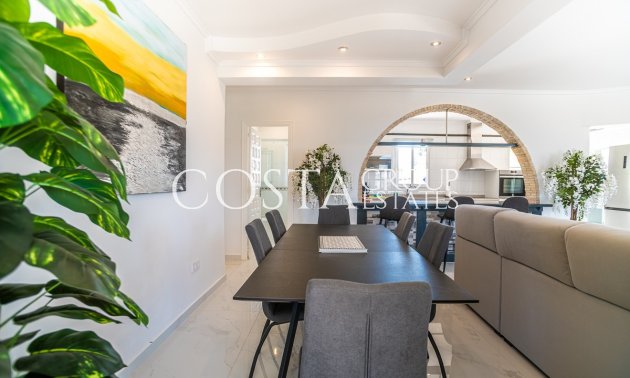 Resale - Villa -
Torrevieja - La Siesta