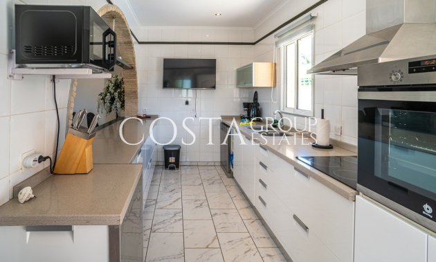 Resale - Villa -
Torrevieja - La Siesta