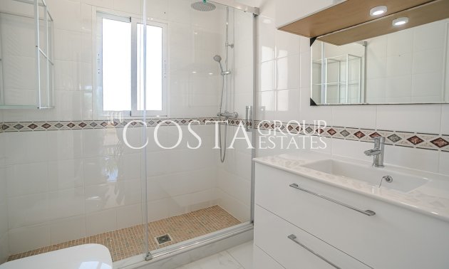 Resale - Villa -
Torrevieja - La Siesta
