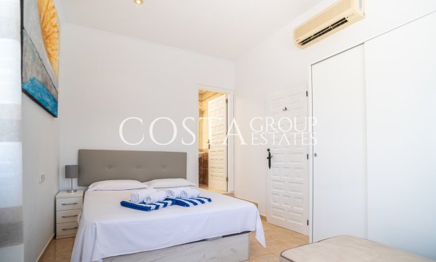 Resale - Villa -
Torrevieja - La Siesta