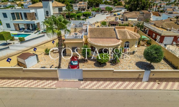 Resale - Villa -
Torrevieja - La Siesta