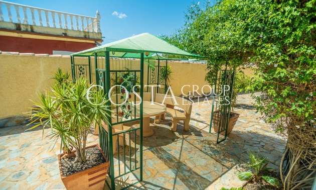 Resale - Villa -
Torrevieja - La Siesta