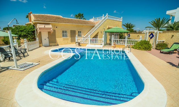 Resale - Villa -
Torrevieja - La Siesta