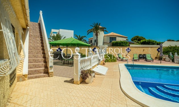 Resale - Villa -
Torrevieja - La Siesta