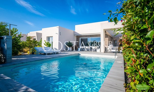 Resale - Villa -
Algorfa