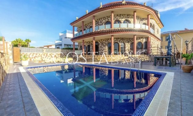 Herverkoop - Villa -
Orihuela Costa - La Zenia