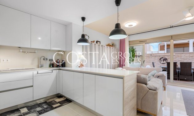 Herverkoop - Villa -
Orihuela Costa - Villamartin