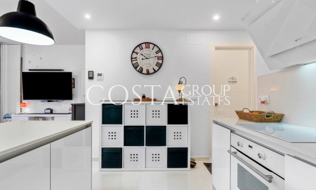 Herverkoop - Villa -
Orihuela Costa - Villamartin