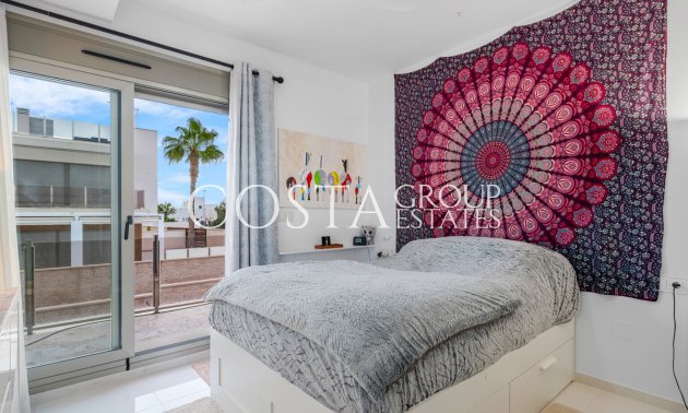 Herverkoop - Villa -
Orihuela Costa - Villamartin