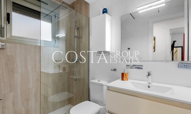 Herverkoop - Villa -
Orihuela Costa - Villamartin