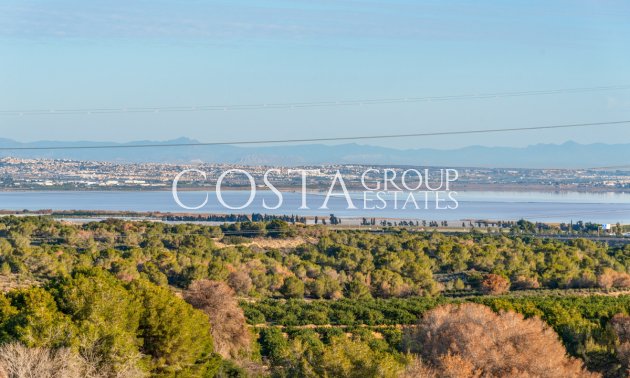 Herverkoop - Villa -
Orihuela Costa - Villamartin