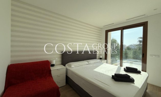 Herverkoop - Villa -
Orihuela Costa - Las Colinas Golf