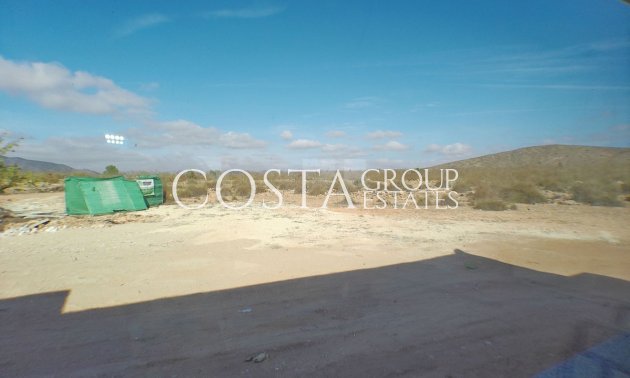 Revente - Villa -
Pinoso - Pinoso Centro