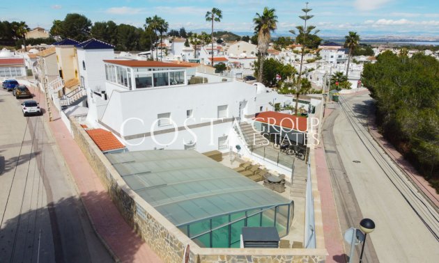 Wiederverkauf - Villa -
Orihuela Costa - Villamartin