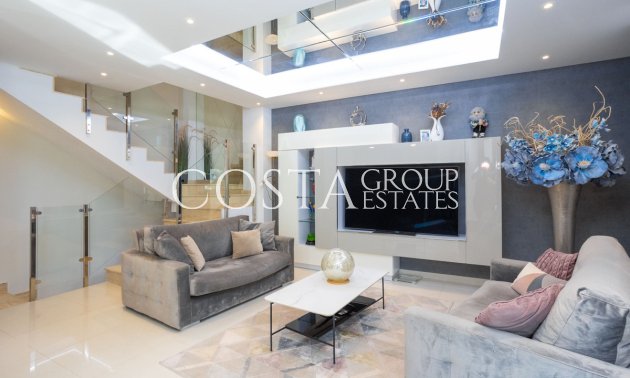 Herverkoop - Villa -
Orihuela Costa - Villamartin