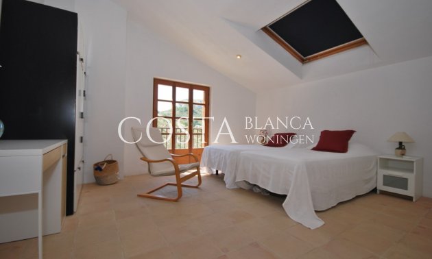 Herverkoop - Villa -
Moraira - Benimeit