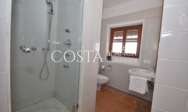 Herverkoop - Villa -
Moraira - Benimeit