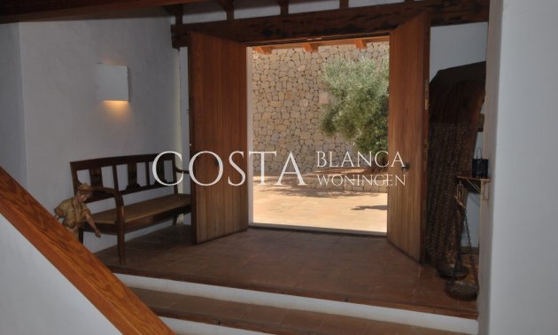Herverkoop - Villa -
Moraira - Benimeit