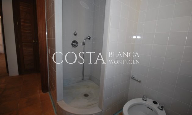 Herverkoop - Villa -
Moraira - Benimeit