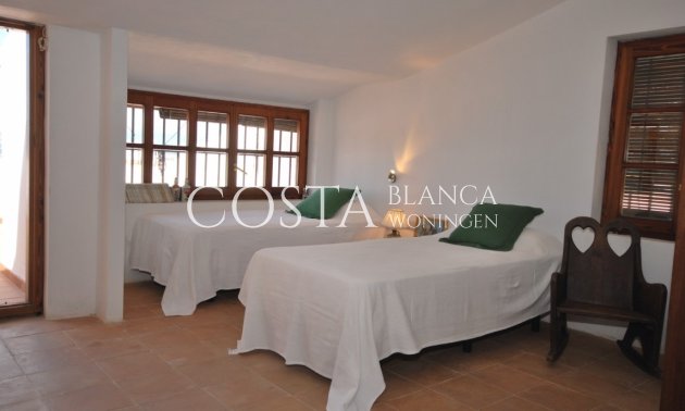 Herverkoop - Villa -
Moraira - Benimeit