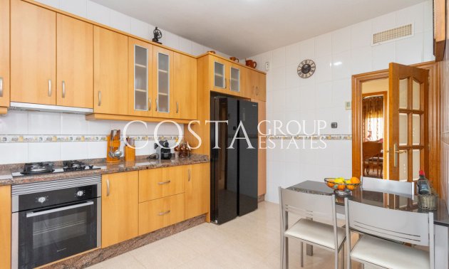 Herverkoop - Villa -
Orihuela Costa - Campoamor