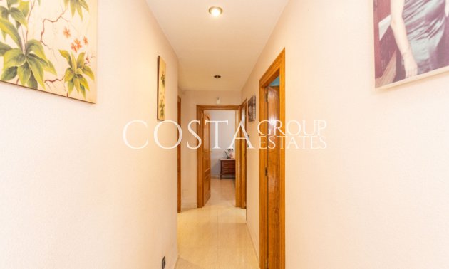 Herverkoop - Villa -
Orihuela Costa - Campoamor