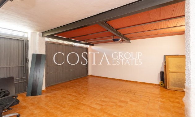 Herverkoop - Villa -
Orihuela Costa - Campoamor