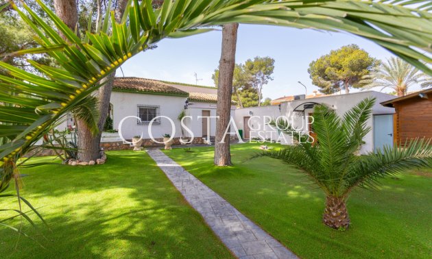 Herverkoop - Villa -
Orihuela Costa - Campoamor