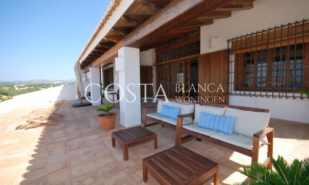 Herverkoop - Villa -
Moraira - Benimeit