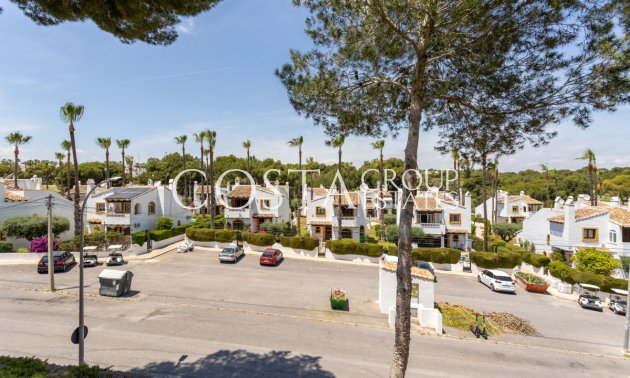 Herverkoop - Villa -
Orihuela Costa - Villamartin