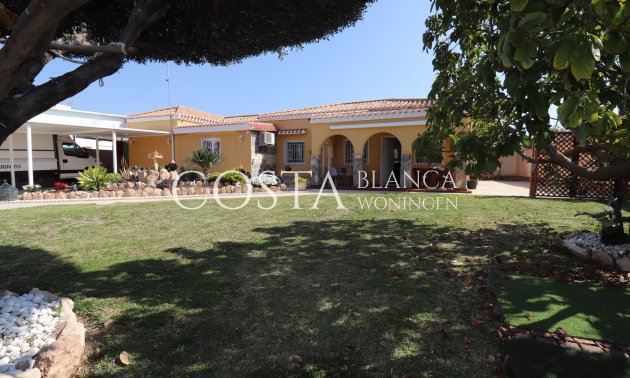 Herverkoop - Villa -
Torrevieja - Chaparral