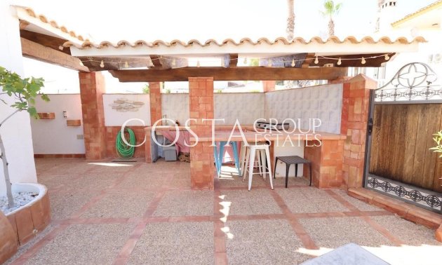 Herverkoop - Villa -
Orihuela Costa - Villamartin