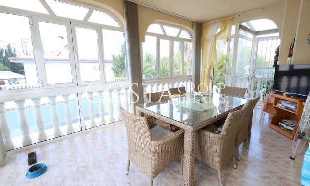 Herverkoop - Villa -
Orihuela Costa