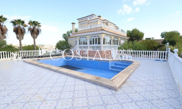 Herverkoop - Villa -
Orihuela Costa
