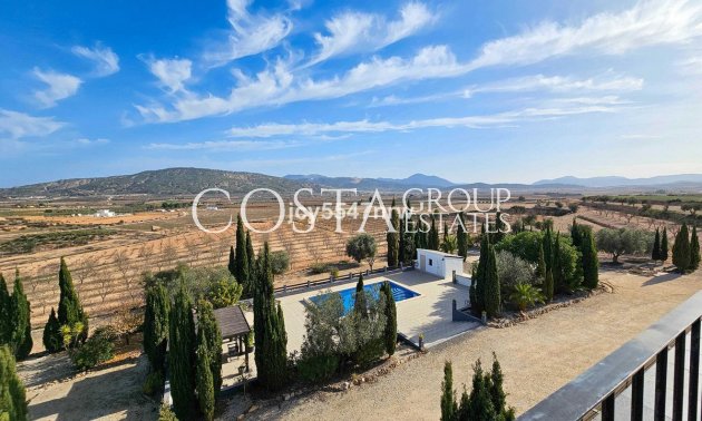 Wiederverkauf - Villa -
Pinoso - Pinoso Centro