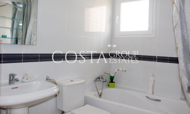Resale - Villa -
Orihuela Costa