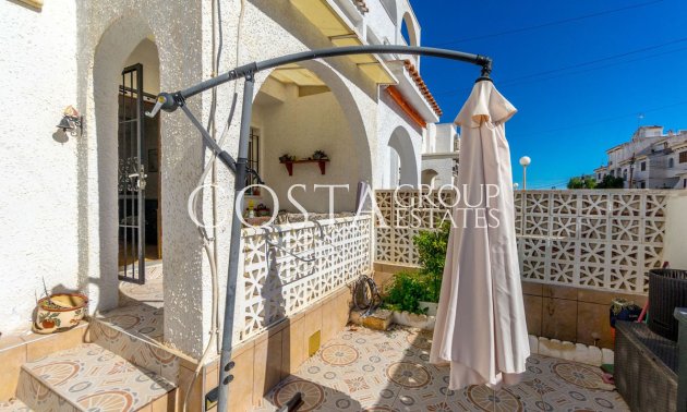 Resale - House -
Torrevieja