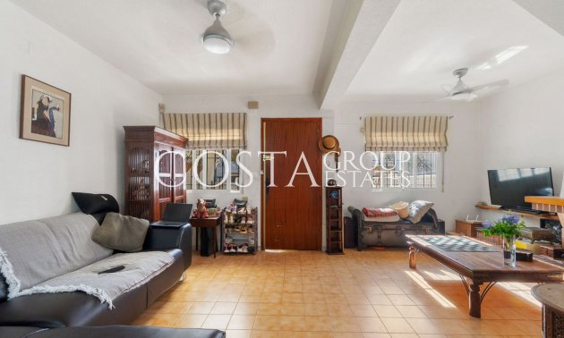 Resale - House -
Torrevieja