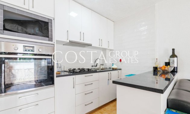 Resale - House -
Torrevieja